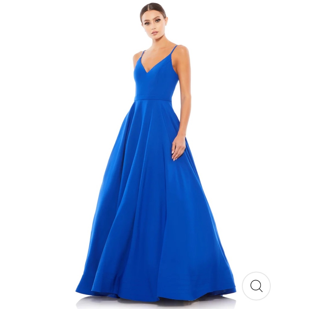 Mac Duggal CLASSIC A-LINE V-NECK BALLGOWN